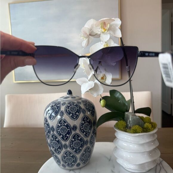 NWT Quay In Pursuit Sunglasses - Picture 6 of 7